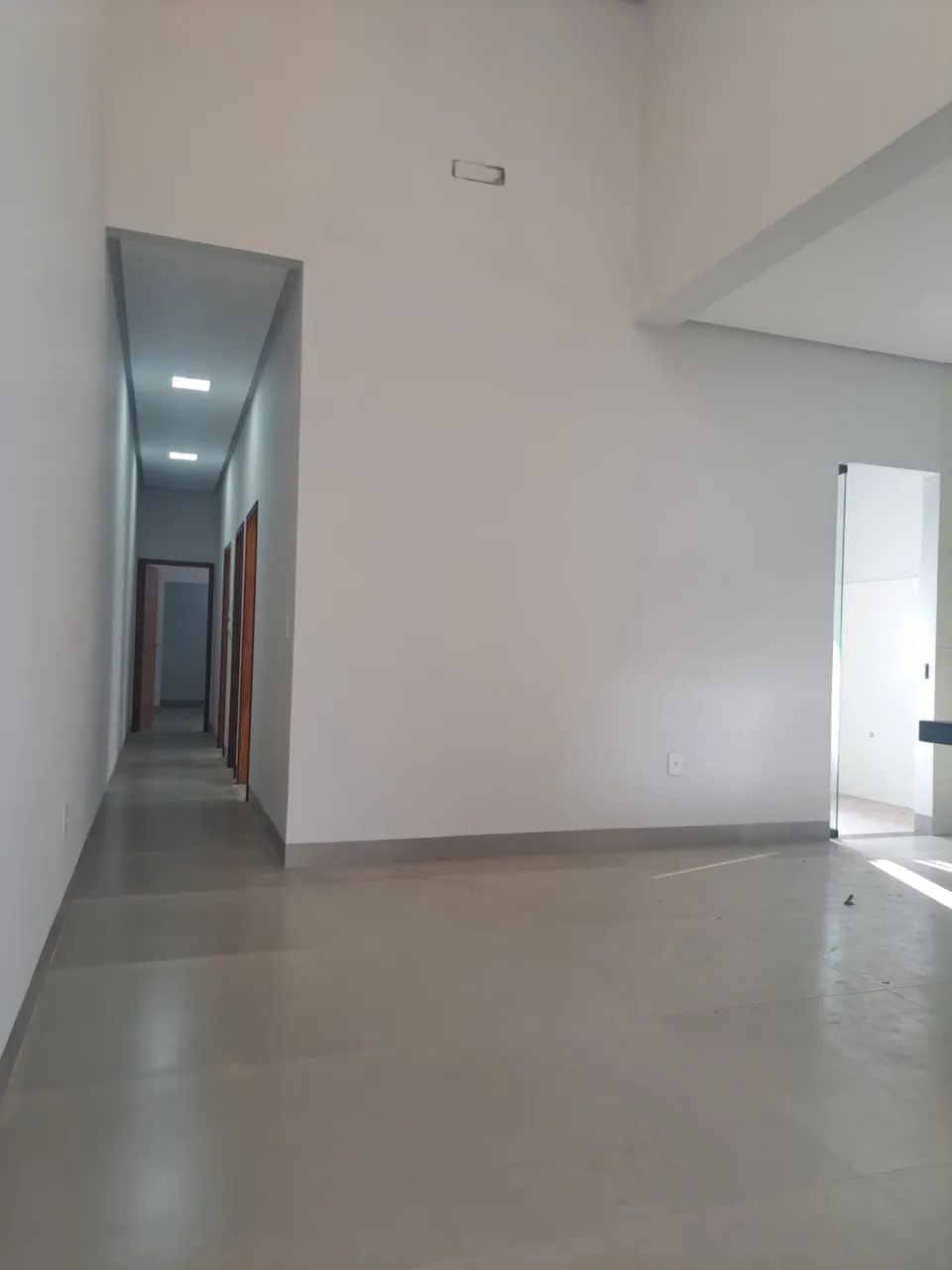 CASA MODERNA E ESTILOSA DISPONÍVEL PARA VENDA - Foto 4