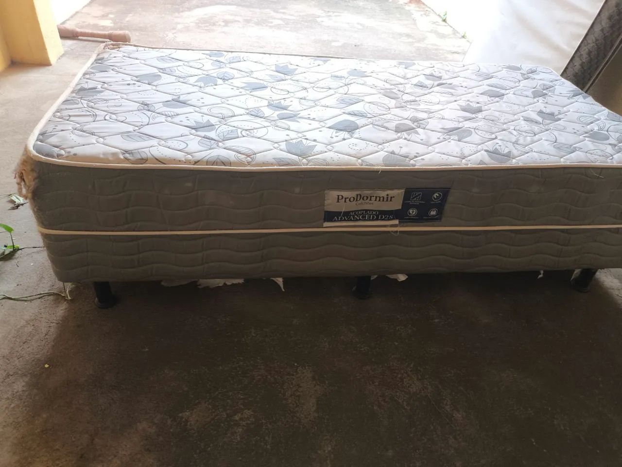 Cama e colchão desolteiro usada - Foto 2