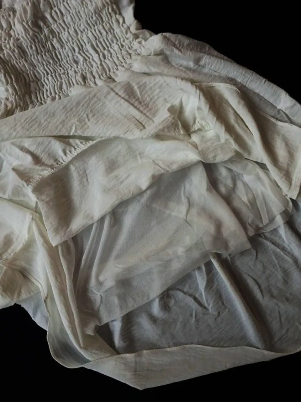 Vestidos Duna com Babado nas mangas, com forro branco. - Foto 3