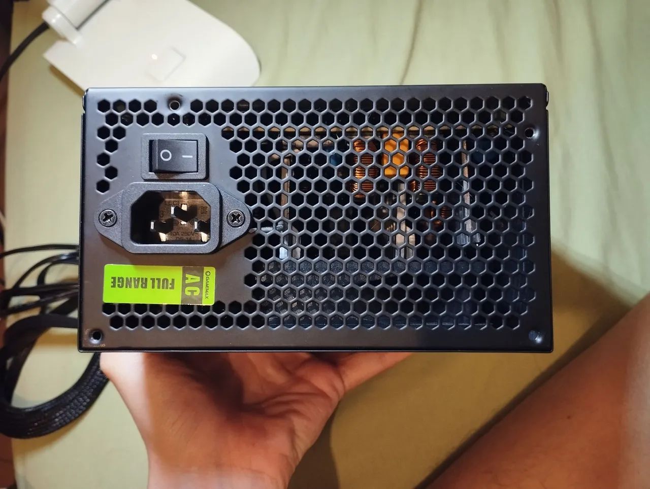 QUEIMADA: fonte gamemax 600w para desmanche - Foto 5
