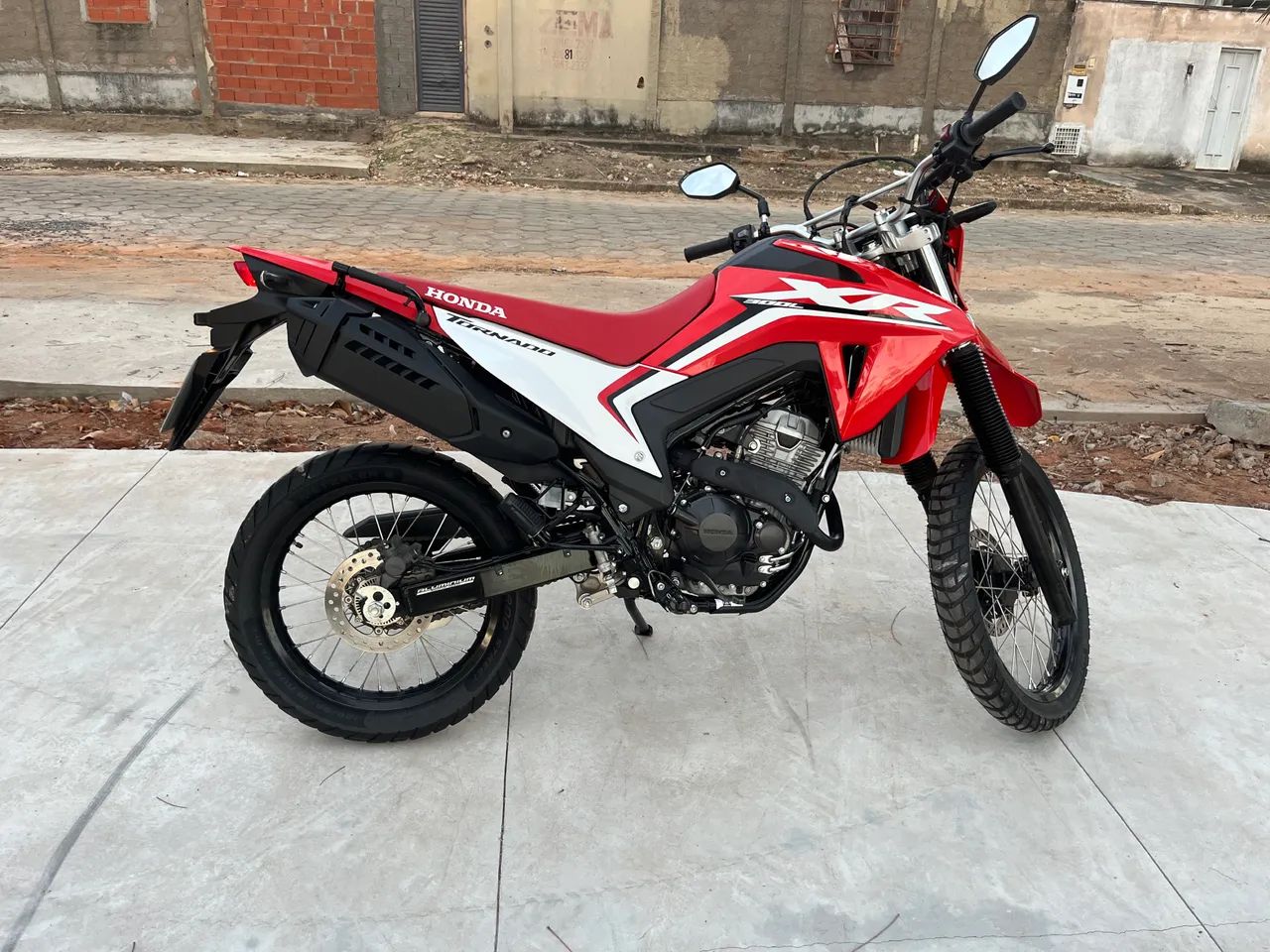 Tornado 300