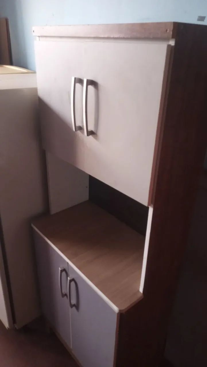 Armário Multiuso com Portas e Nichos simples mais funcional bom para começar ou para guard