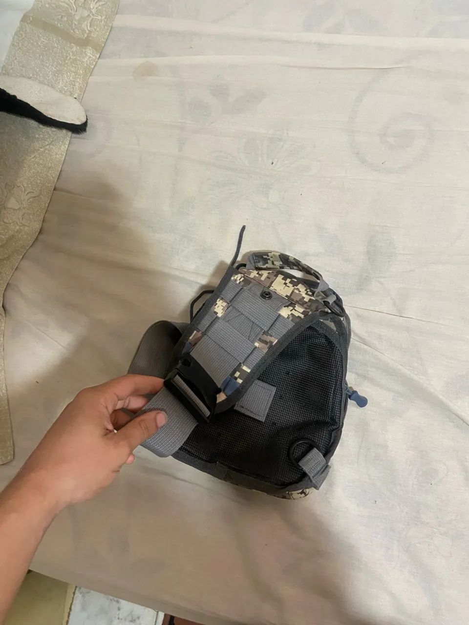 Mochila de costa pequena Camuflada