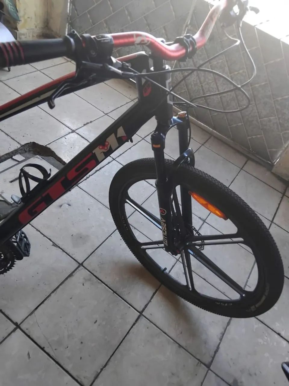 Vendo bicicleta aro 29 - Foto 2