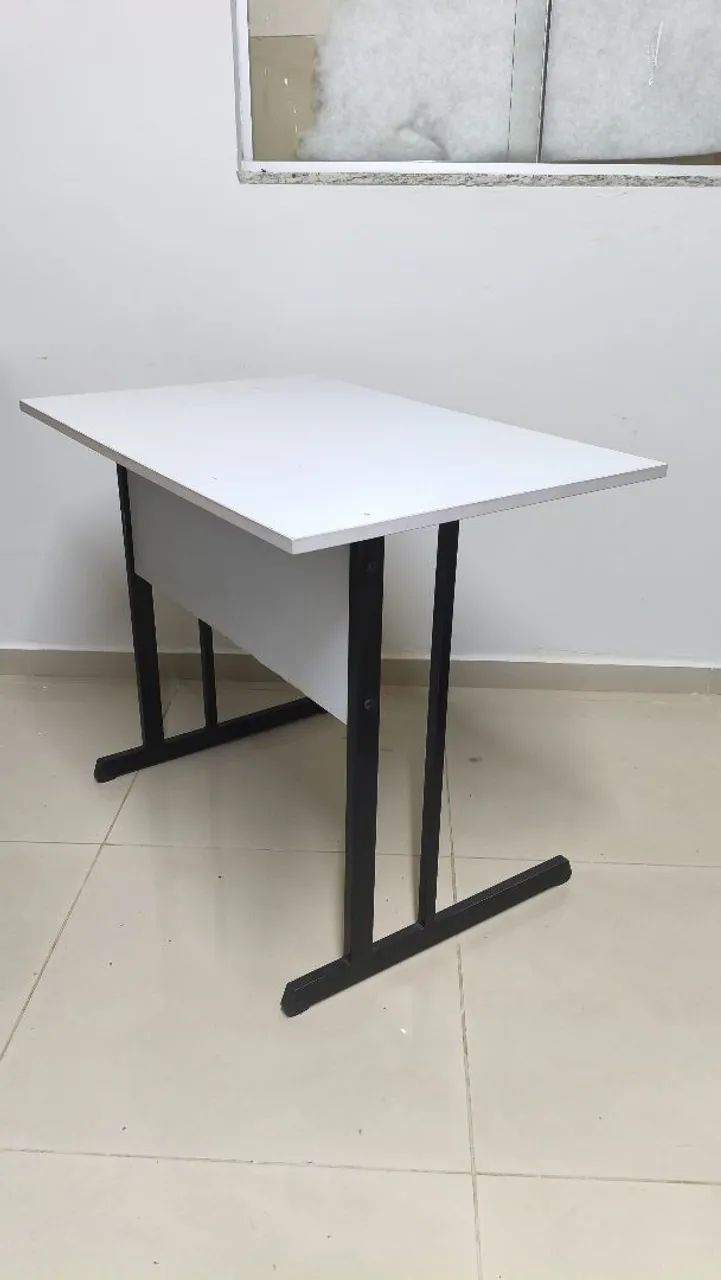 Mesa p/escritório/estudo