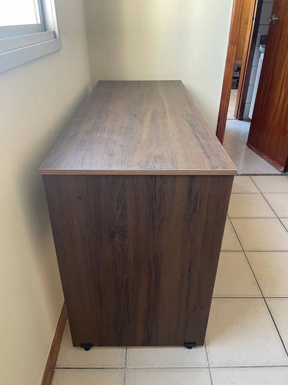 Mesa escrivaninha com gavetas  - Foto 4