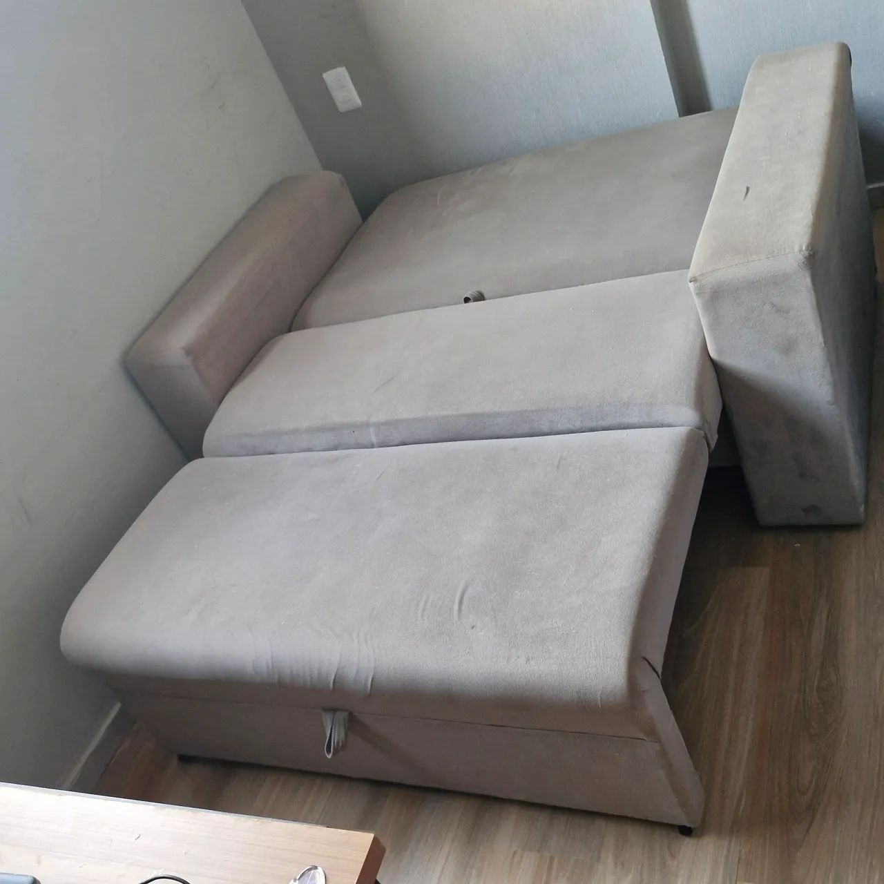 Lindo Sofá Cama em Suede Macio e Confortável! - Foto 3