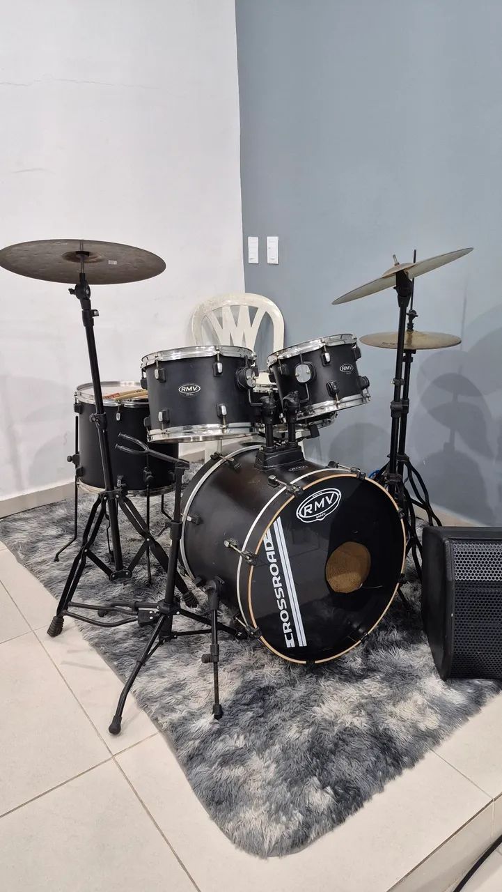 Bateria RMV Crossroads com pratos