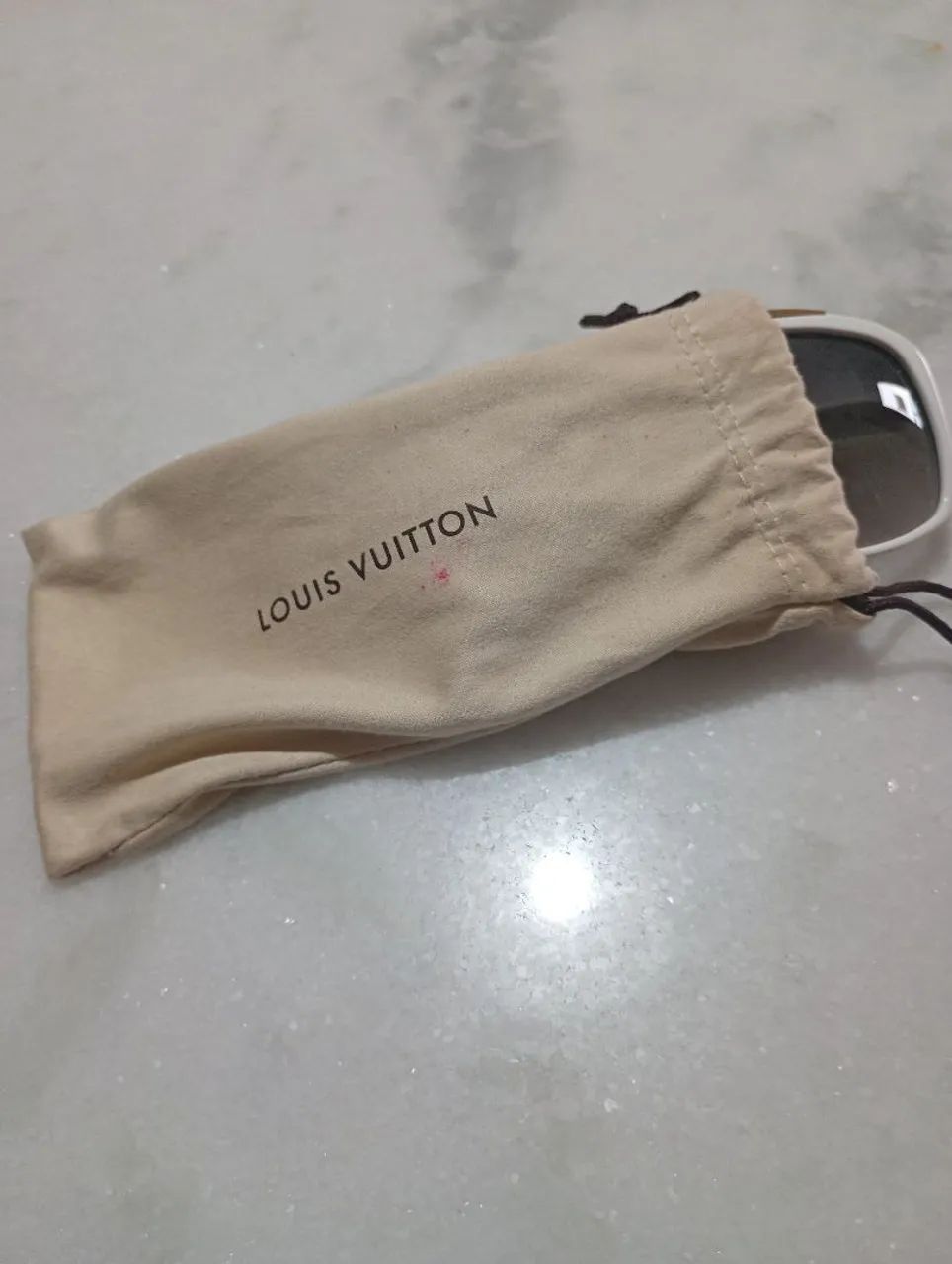 Óculos branco Louis Vuitton novíssimo  - Foto 2