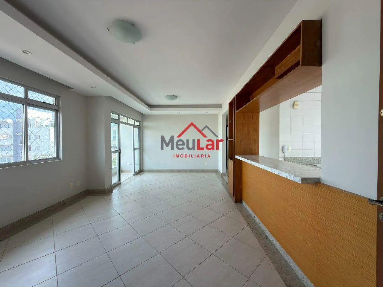 APARTAMENTO 3 QUARTOS COM SUÍTE, AMPLO E EXCELENTE LOCALIZAÇÃO NO CASTELO - Foto 2