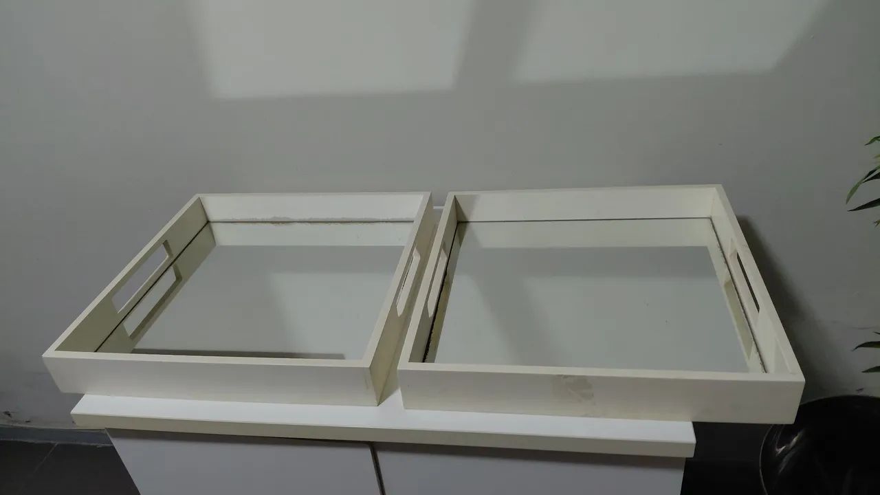 Bandejas com Fundo De Vidro