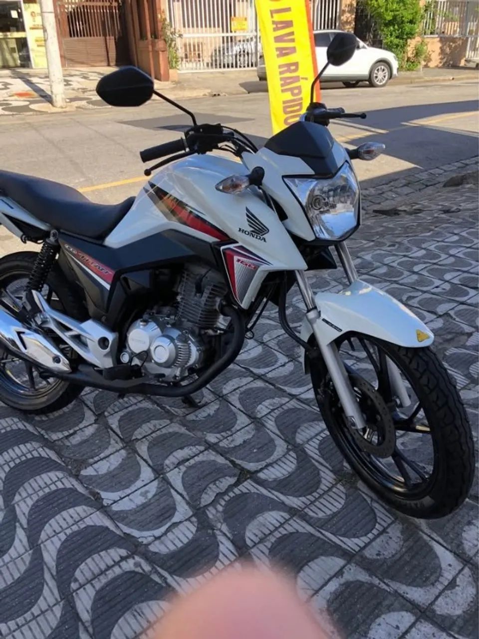 Vende-se  Titan 2017  Segundo Dono  - Foto 2