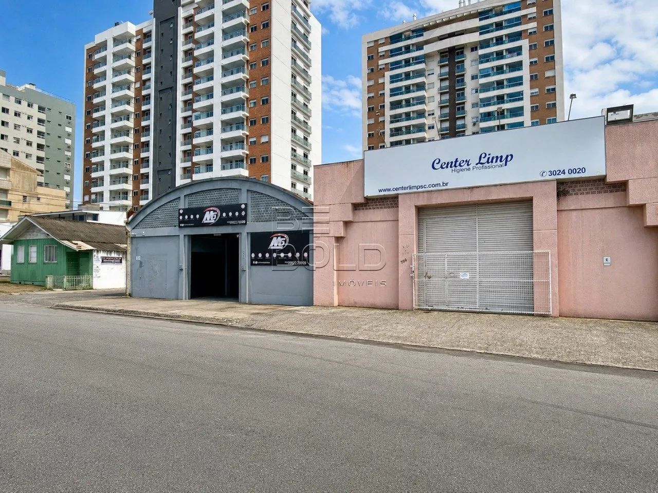 Terreno com alto potencial comercial e construtivo - Foto 2
