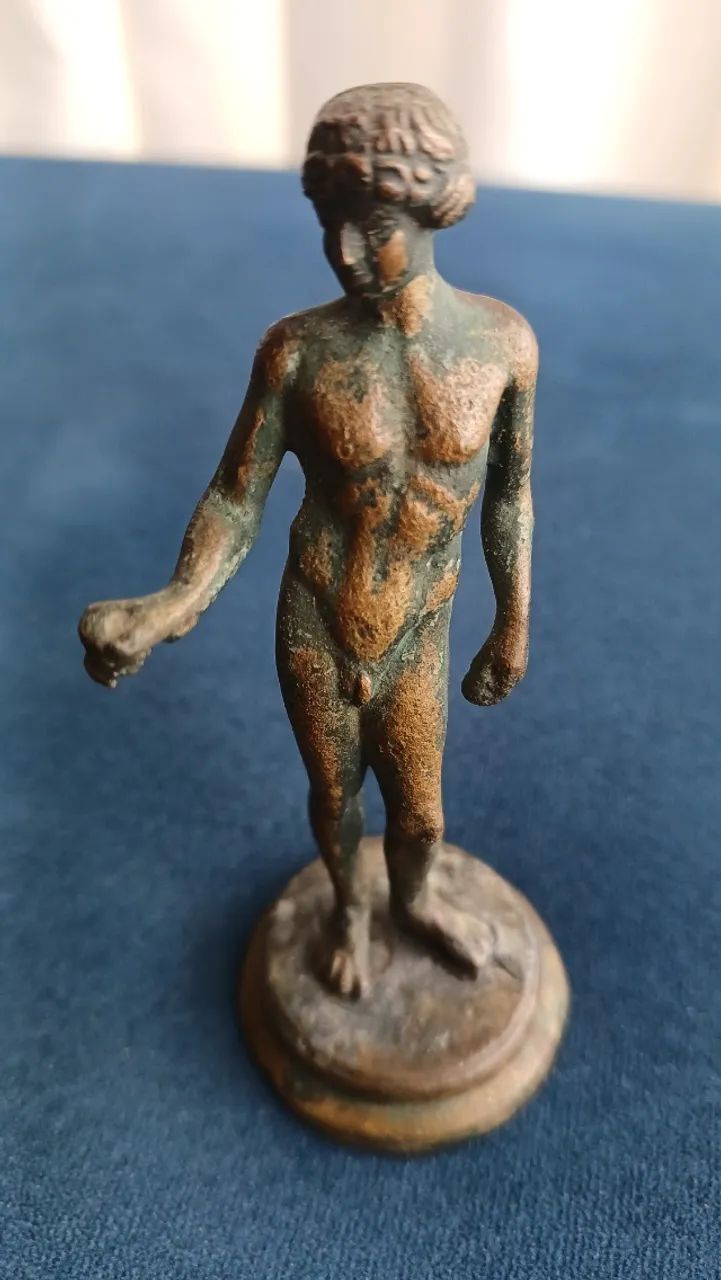 Estátua bronze grega