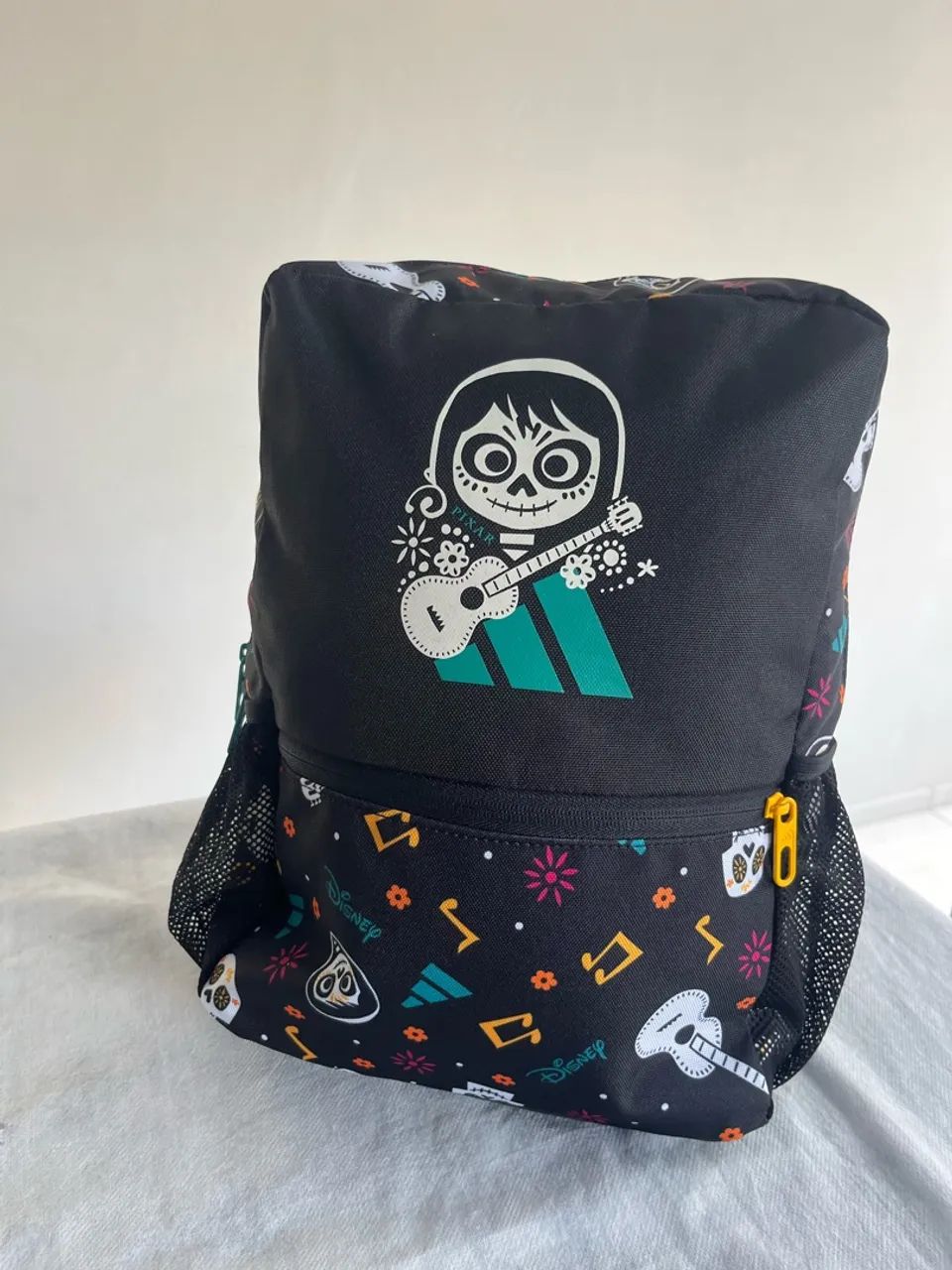 Mochila Adidas Pixar Nova e Original 