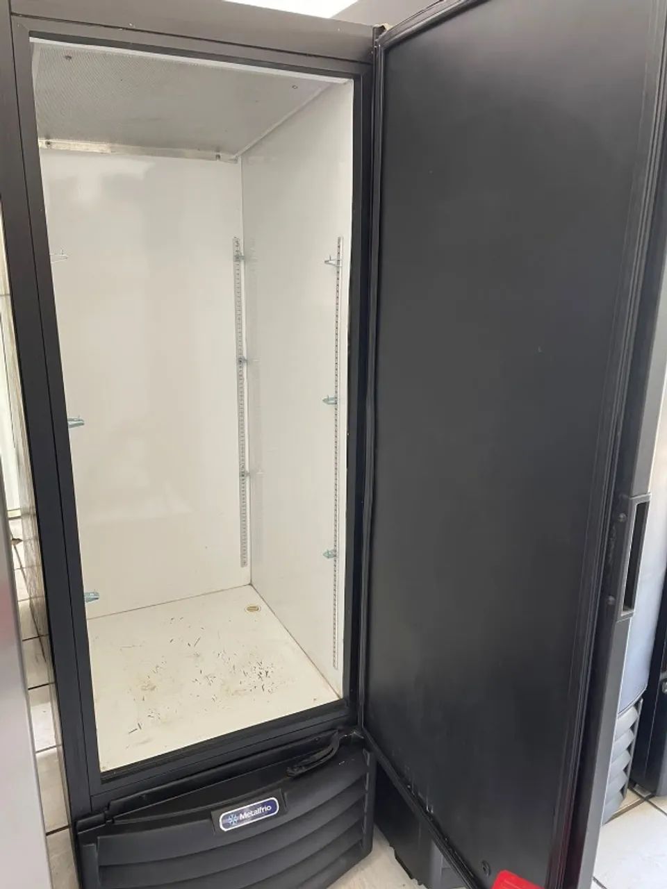 Freezer vertical Metalfrio - Foto 3