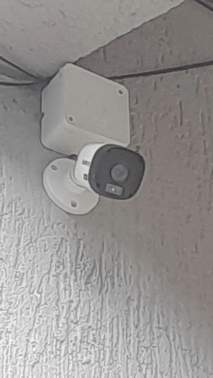 Serviços de instalação e manutenção câmeras, cerca elétrica e alarme intelbras  - Foto 2