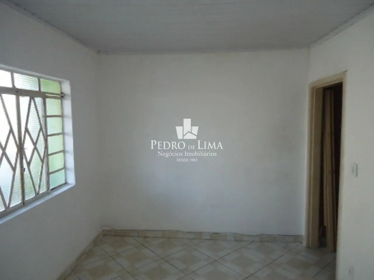 Predio misto na região da Penha