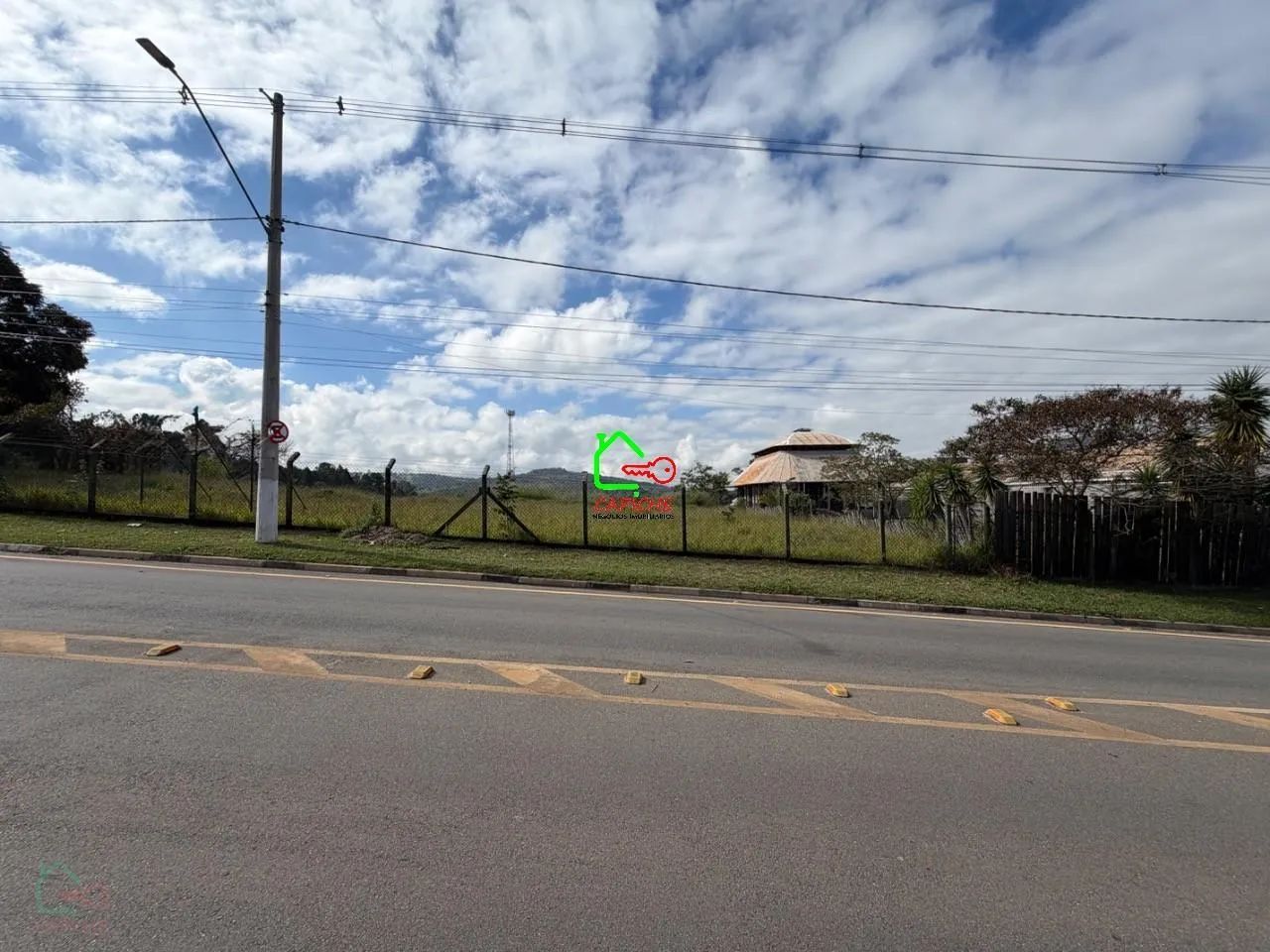 TERRENO COMERCIAL em Vinhedo - São Paulo, Bosque