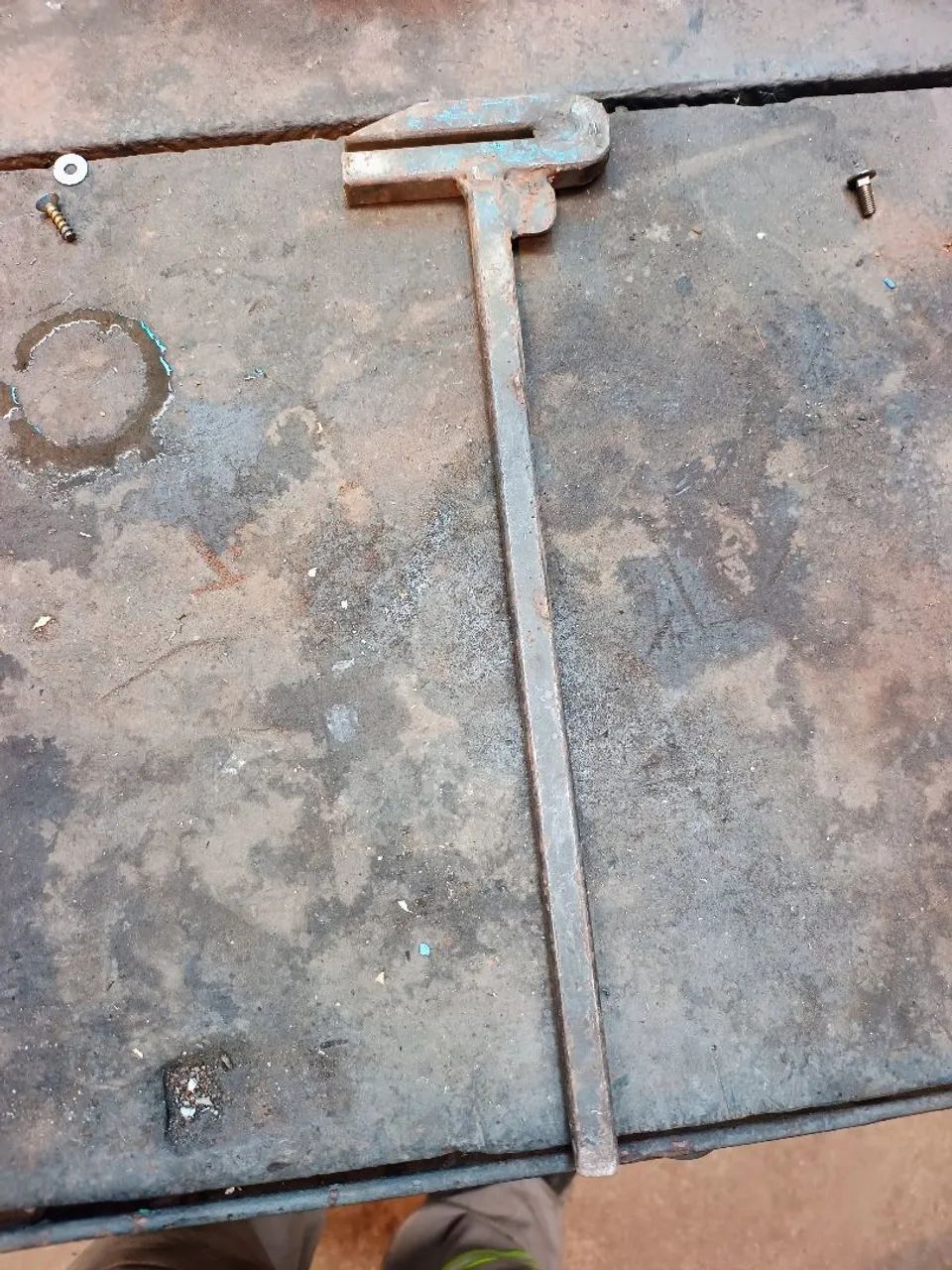 Grifa para porta de aço 