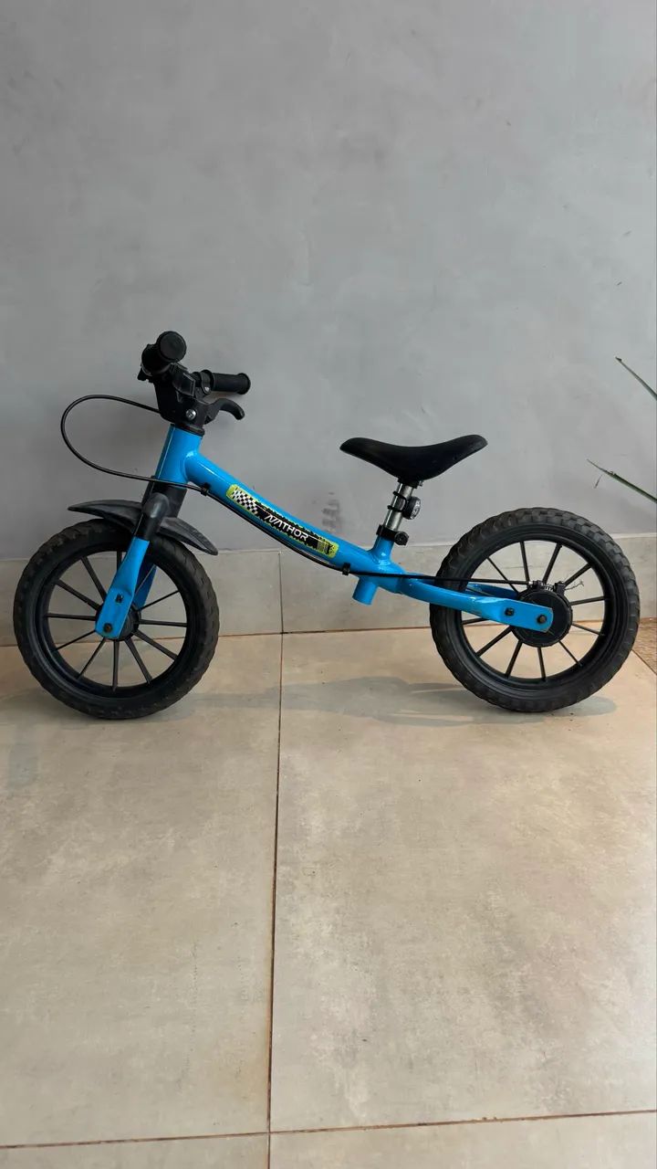 Bicicleta infantil de equilíbrio 