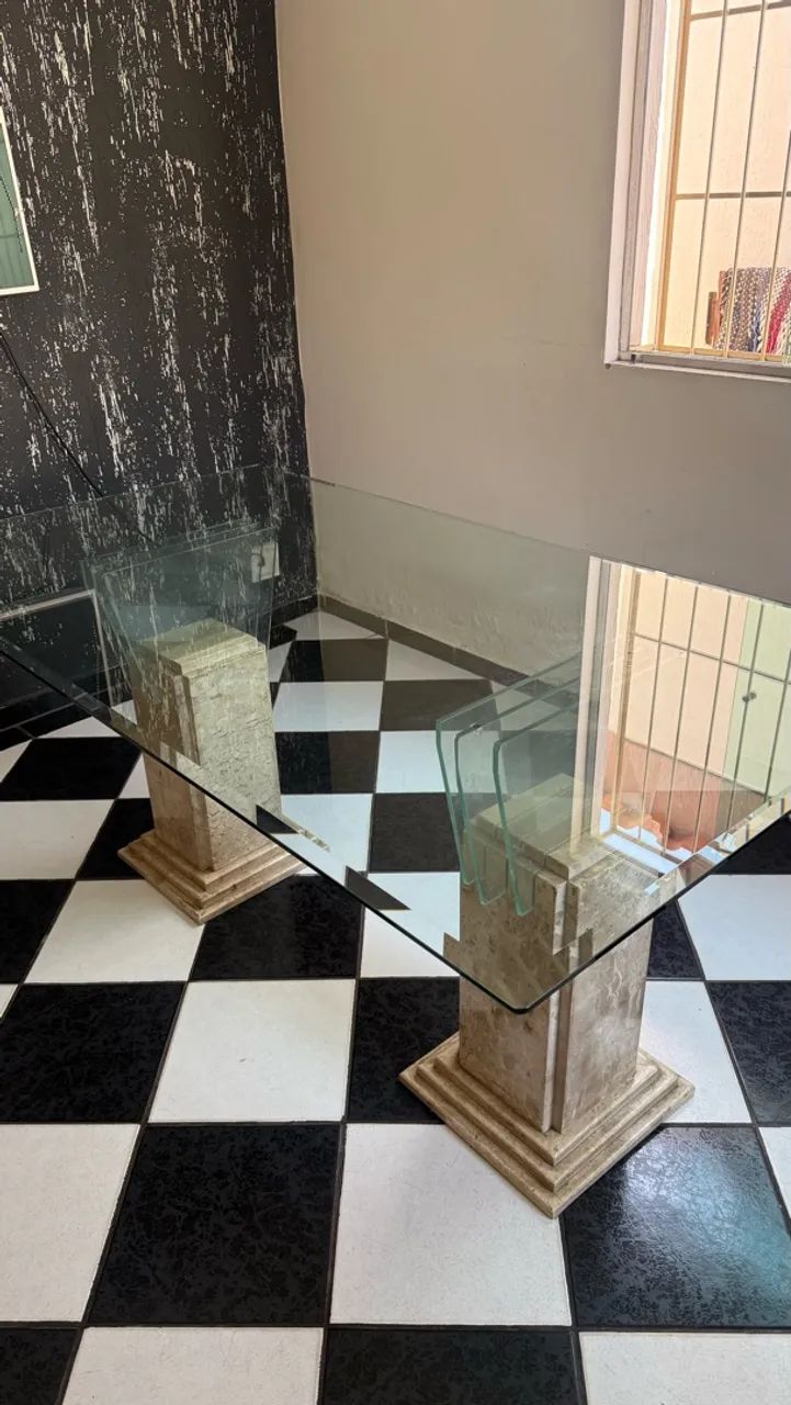 Mesa de vidro com 6 lugares