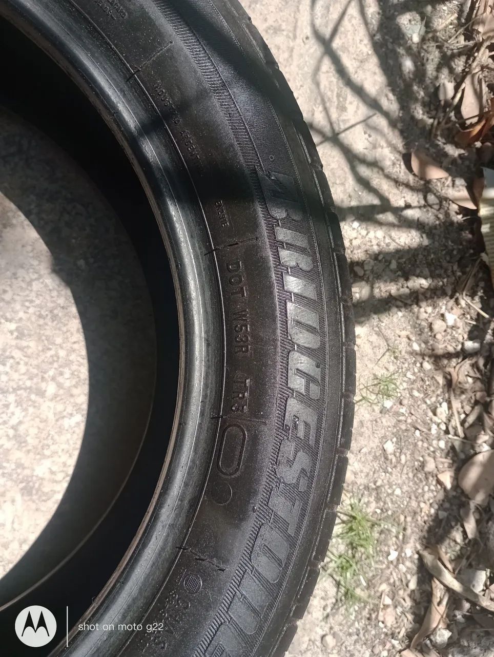 Vende se dois pneus usado - Foto 3