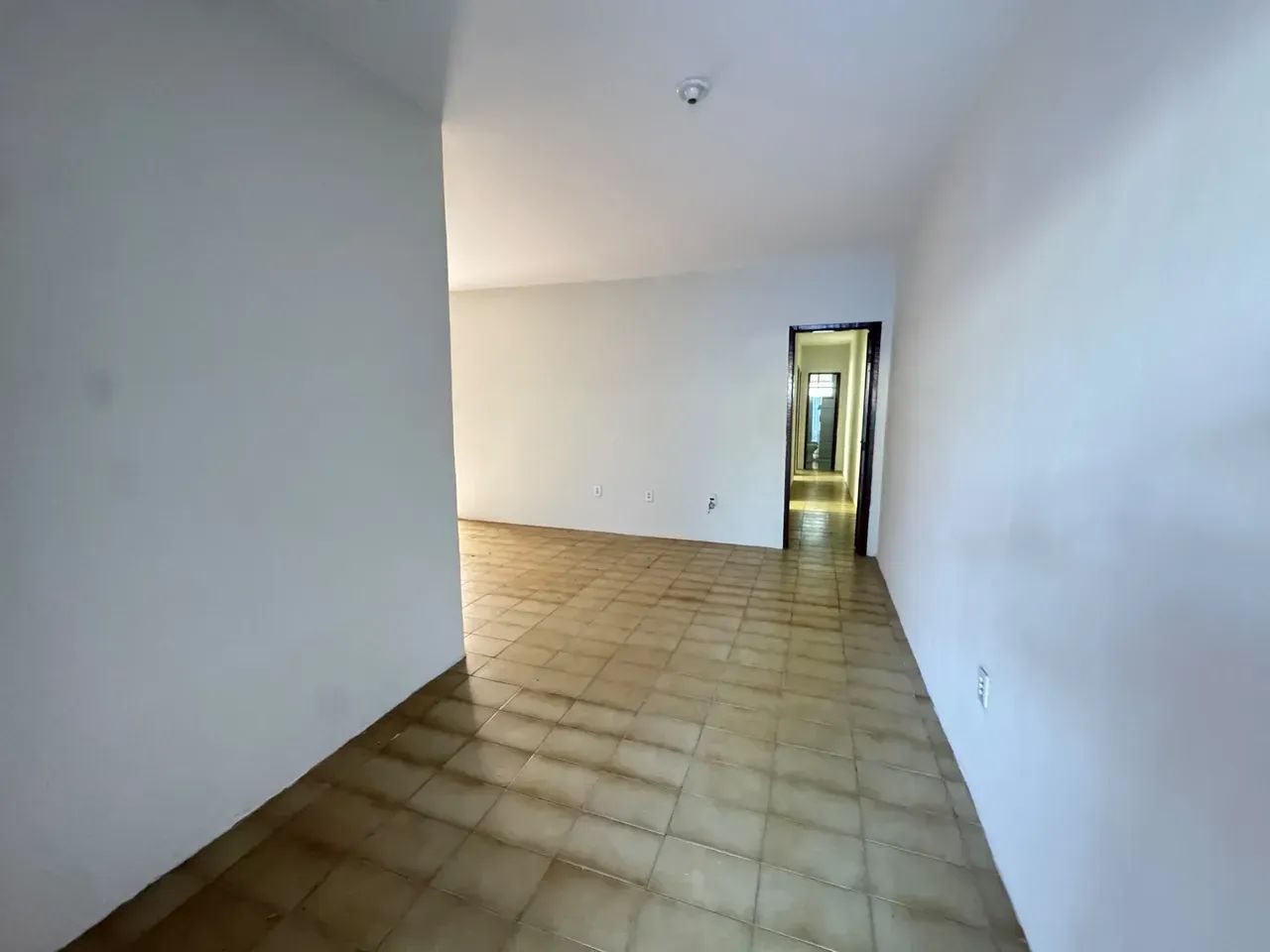 Casa Plana no Jóquei Clube - Foto 4