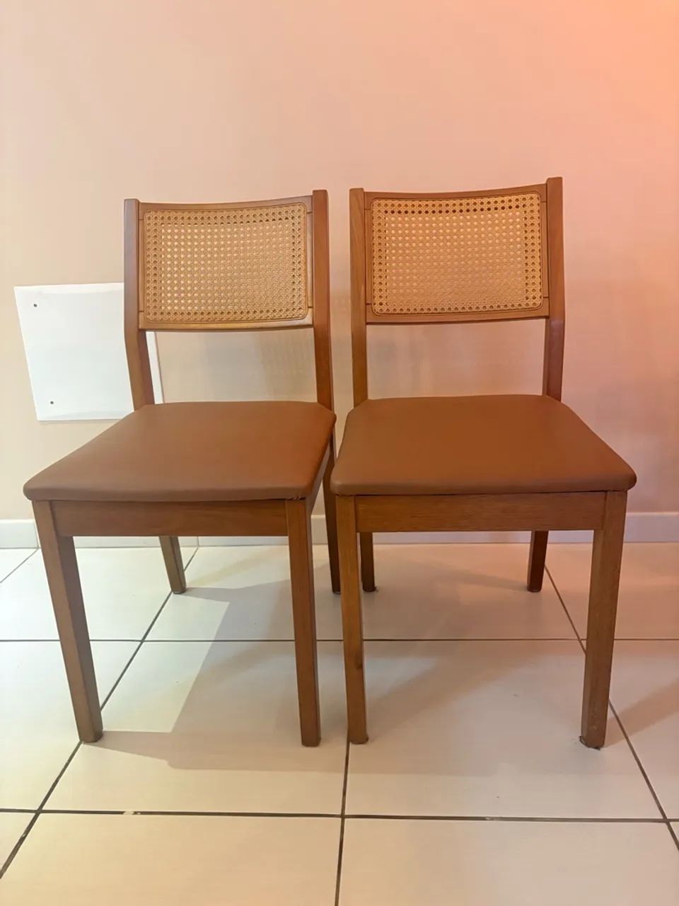 Conjunto de cadeiras e banquetas - Foto 4