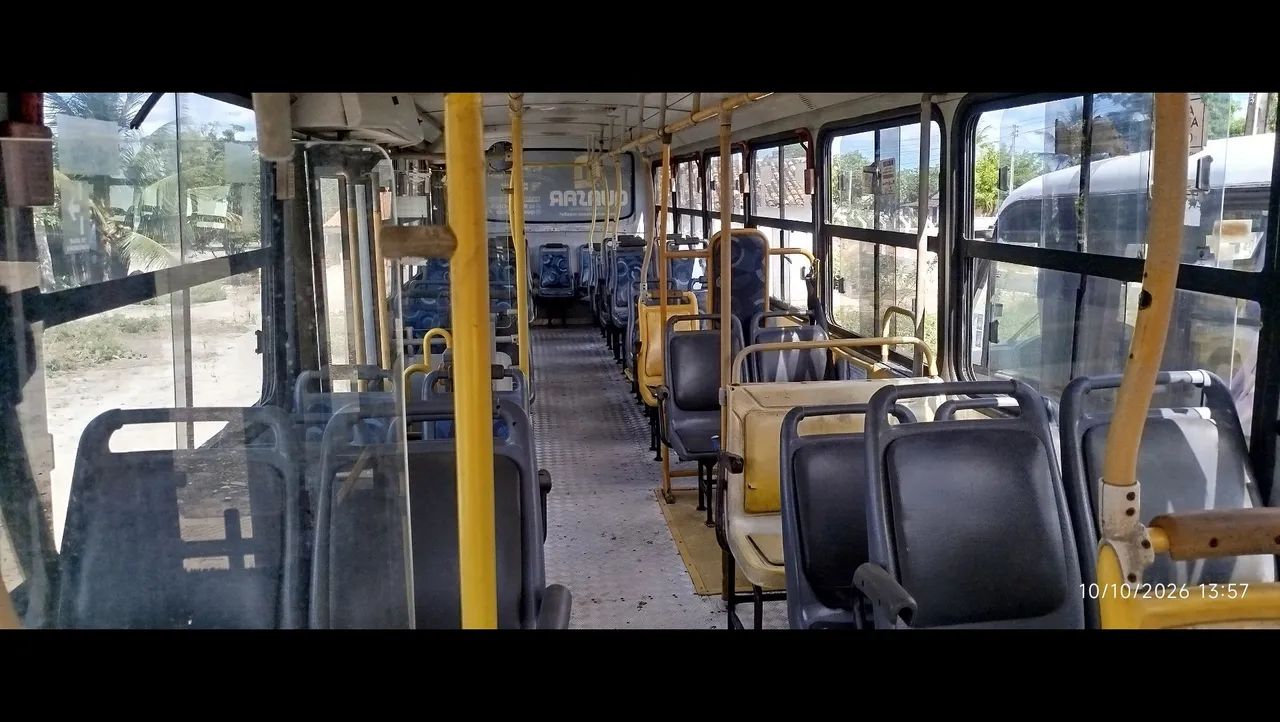 Ônibus pronto pra trabalhar  - Foto 2