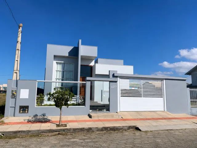 Ampla casa na praia do Paiquerê 