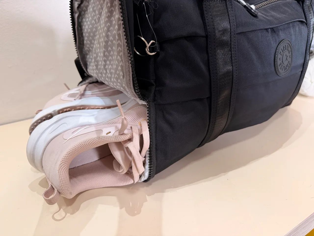 OFERTA Bolsa academia viagem   - Foto 2