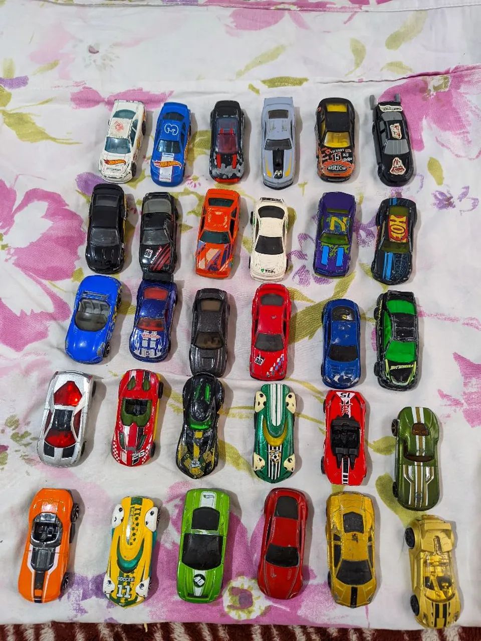 Lote 3 Hotwheels loose..