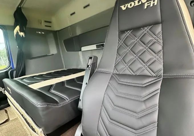 volvo fh440 azul 4x2 - bau sider 2011  - Foto 5