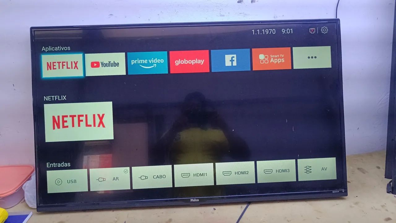 Vende-se uma TV 43 polegadas Philco smart