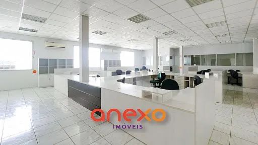 Sala comercial mobiliada e climatizada no bairro Vila Nova.