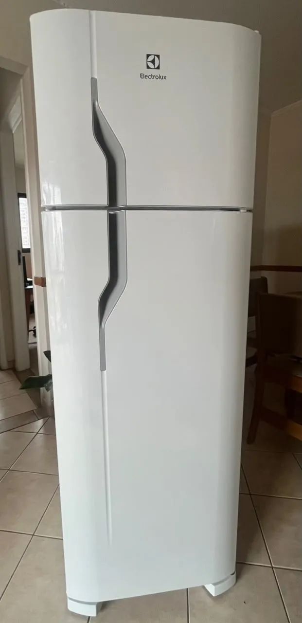 Geladeira Electrolux DC35A Cycle Defrost