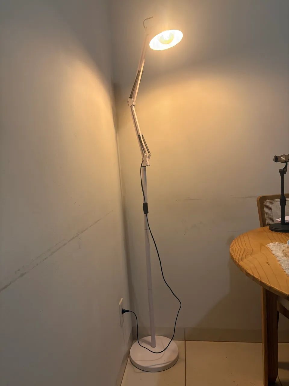 Luminária de chão articulada  1,9 m