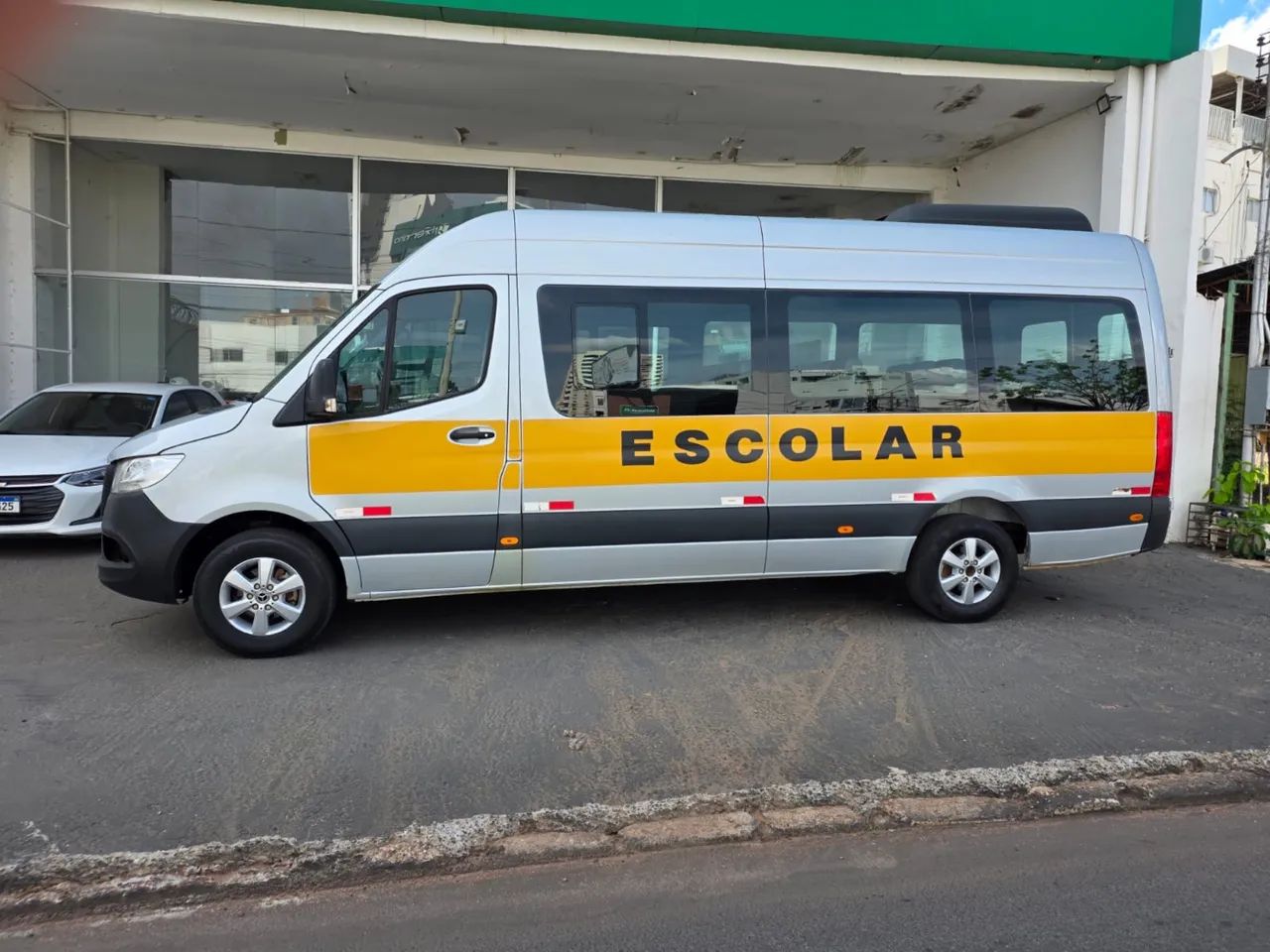 Sprinter 28 passageiros ano 23/24 - Foto 3