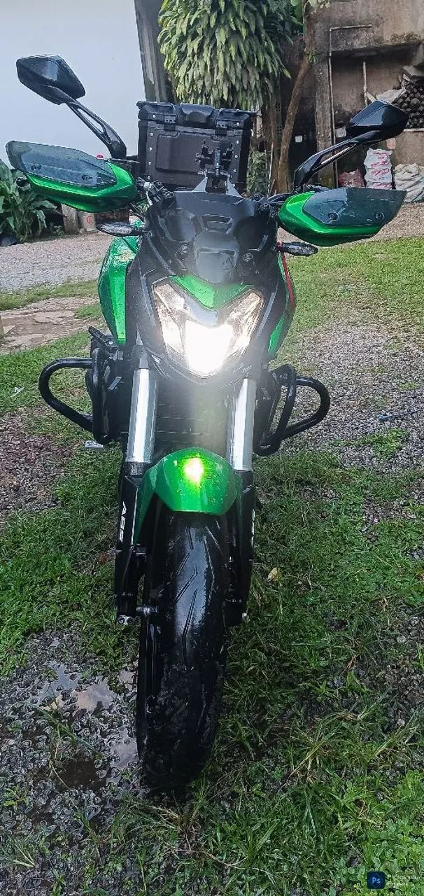 Dominar 400 2024-Verde 5.453-km Impecável,Baú,Multimídia ,capacetes com intercomunicador 