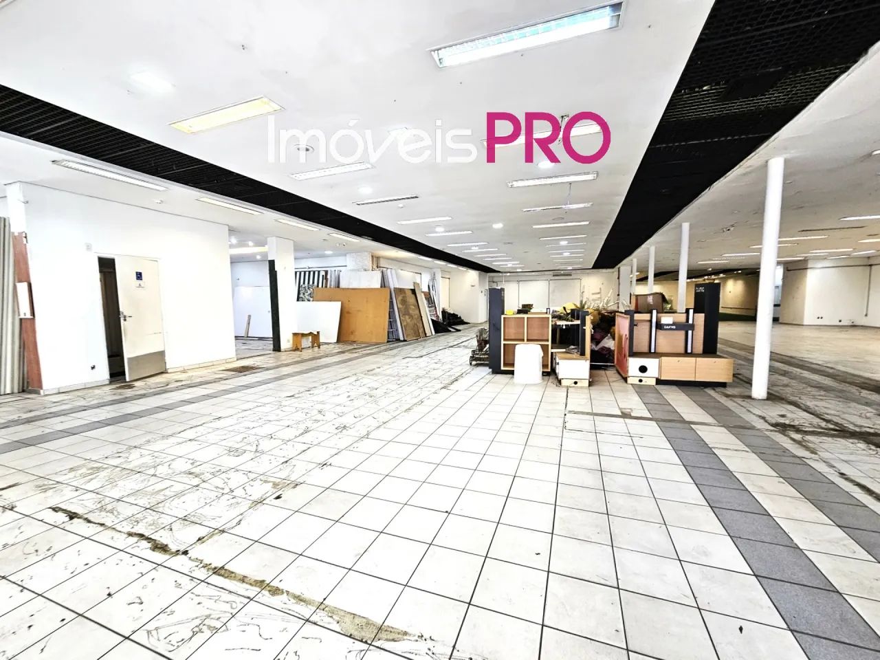 Imóvel comercial de esquina com dois pavimentos - Foto 3