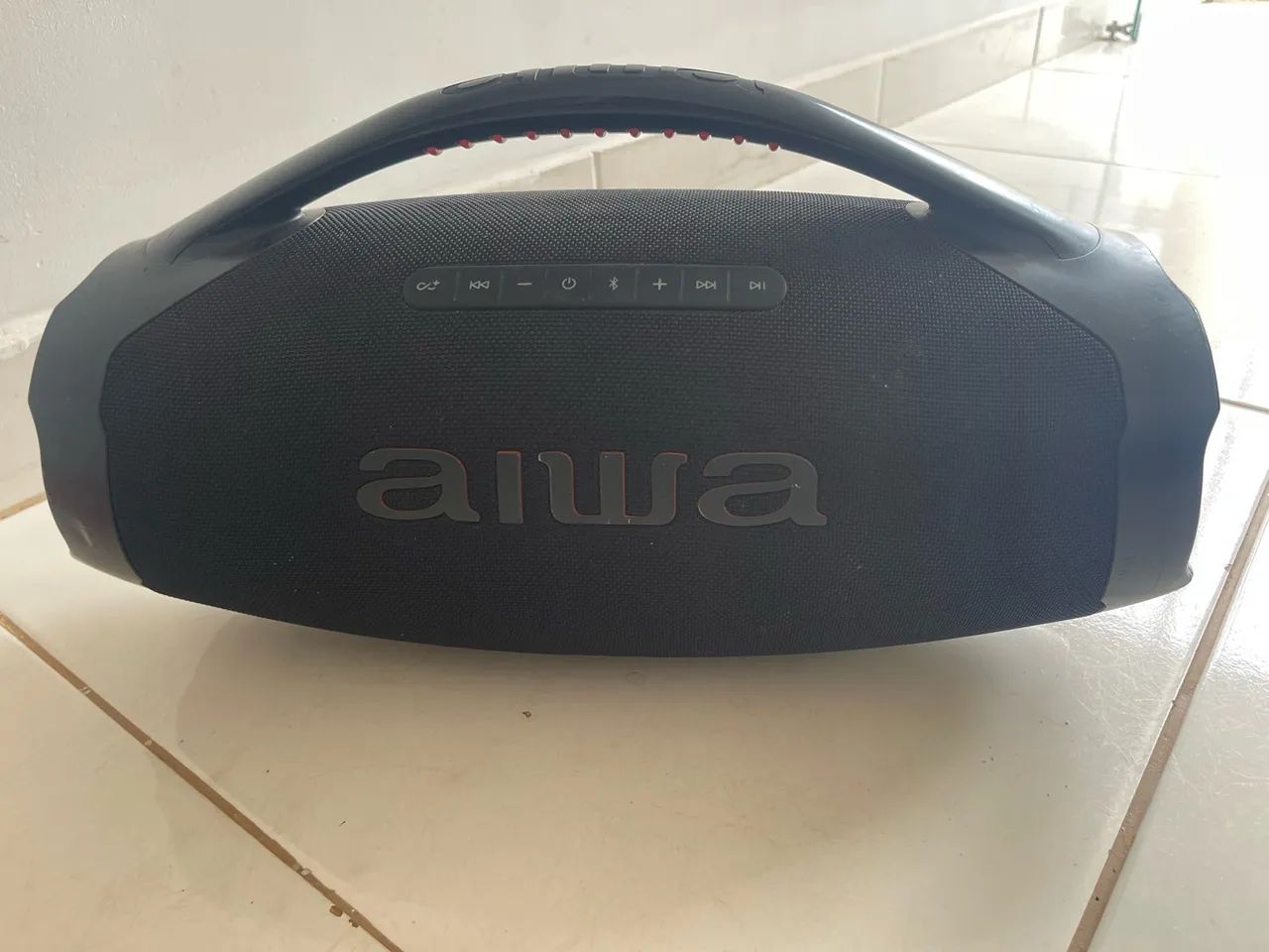Caixa de som AIWA bom box plus