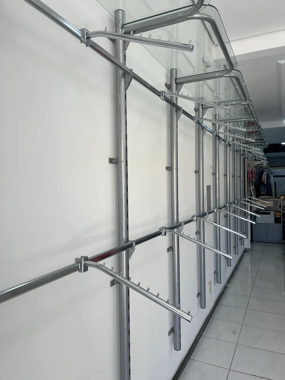 Vende-se cremalheira completa para loja - Foto 3