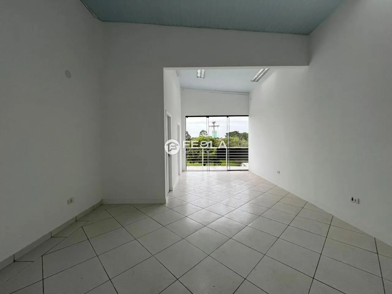 Sala para alugar em Santa Bárbara D'Oeste, Vila Ferrarezi, com 38 m² - Foto 2