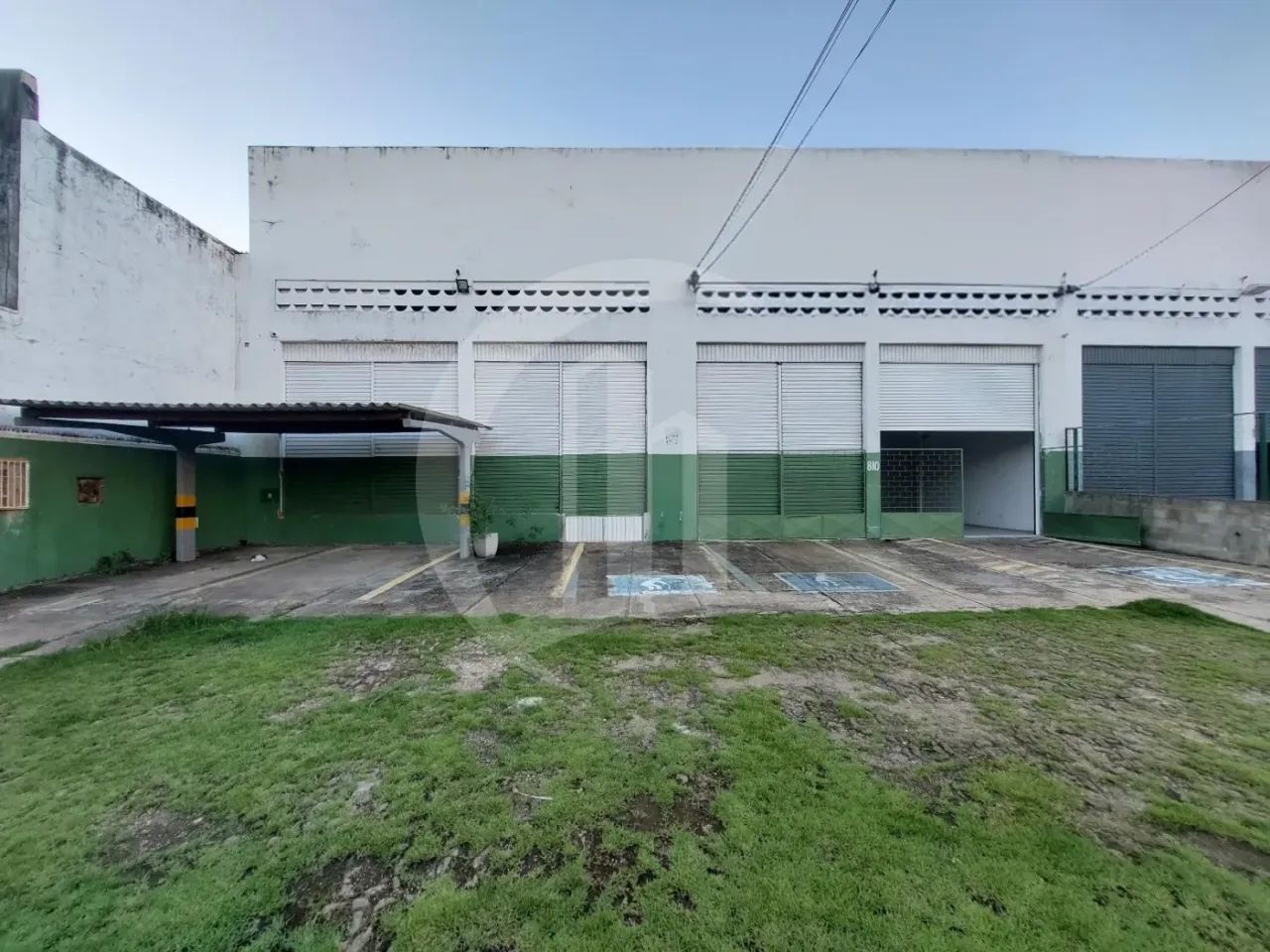 Aluguel de Galpão Comercial com 450 m² no Siqueira Campos
