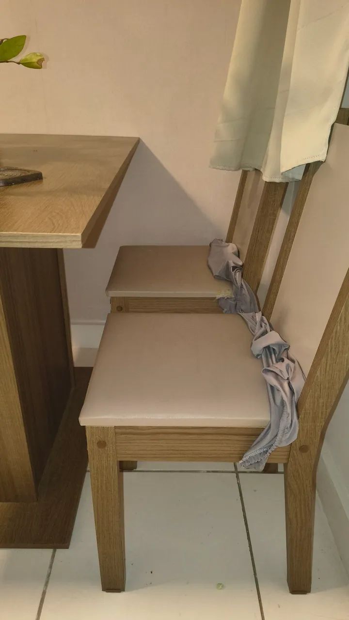 Conjunto mesa com 4 cadeiras  - Foto 3