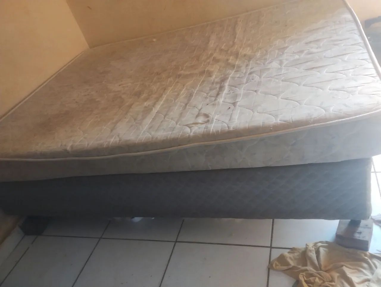 Cama box em bom estado com colchão  - Foto 2