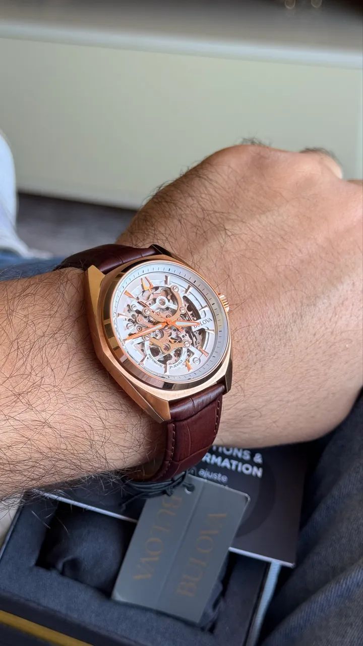 BULOVA | LACRADO | c/ plástico de proteção 