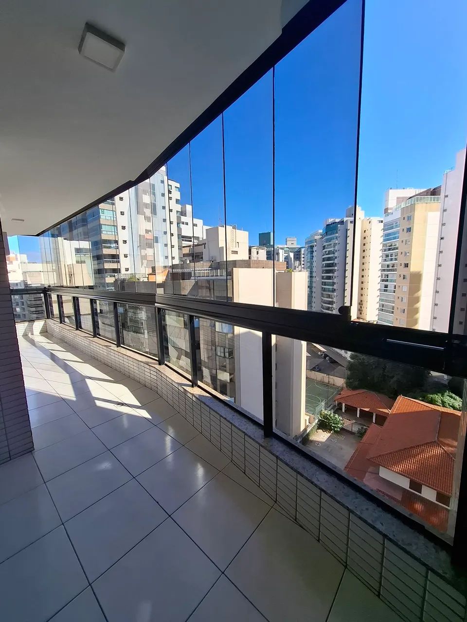 Ap 3 quartos Praia da Costa