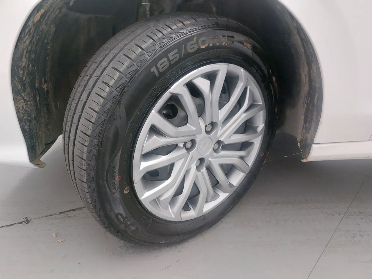 Fiat Cronos Drive 1.0 6V, foto 11 de 18